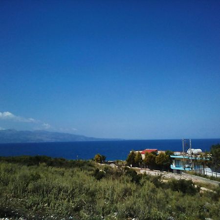 Erdeti Boutique Hotel Sarande Bilik gambar